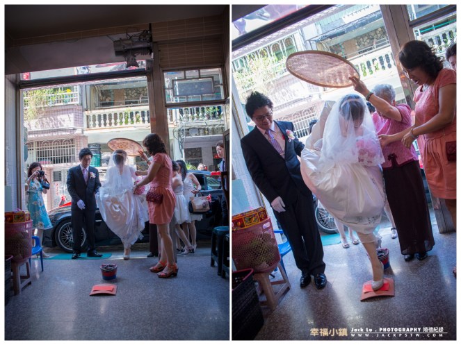 新娘進門過火爐踩破瓦片