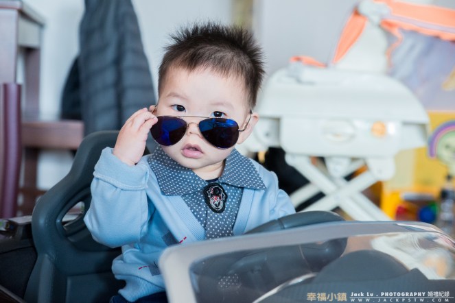 你在看我嗎? 沒看過台中一哥?