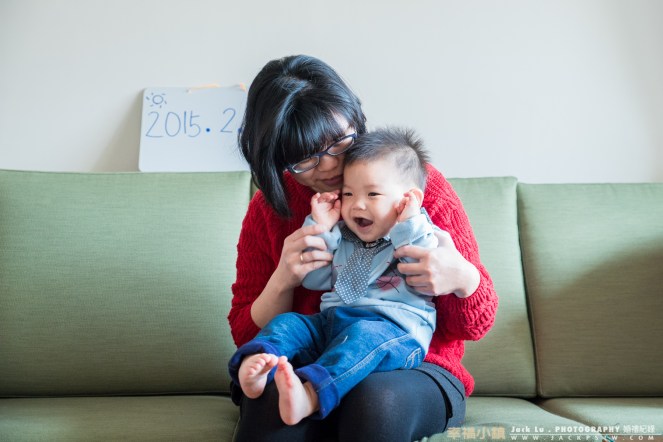 小朋友與母親拍攝合照