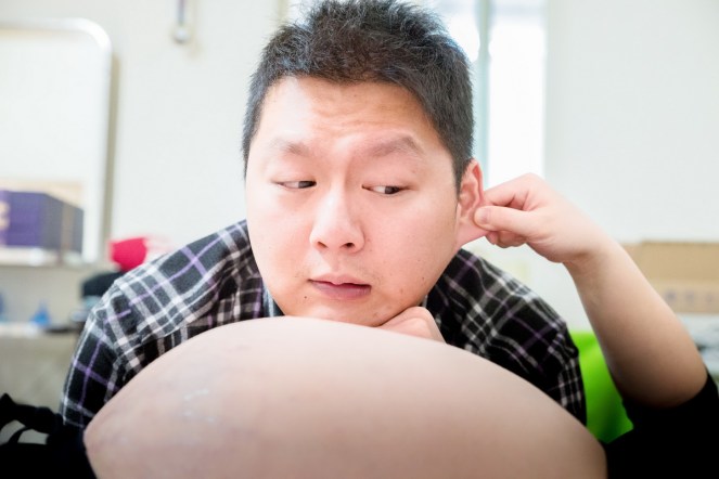 先生被Chloe抓耳這肚子都是你害的!