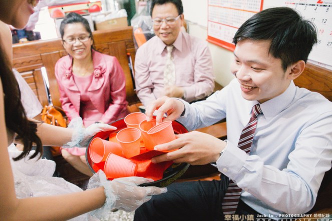 新郎喝茶壓茶甌