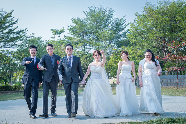 婚紗外拍,新娘與伴娘團體照