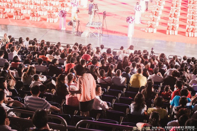 高雄集團婚禮:觀禮的賓客需坐觀賞上觀看 高雄集團婚禮:觀禮的賓客需坐觀賞上觀看