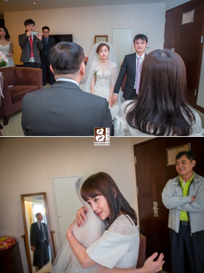 拜別父母，媽媽很捨不得女兒