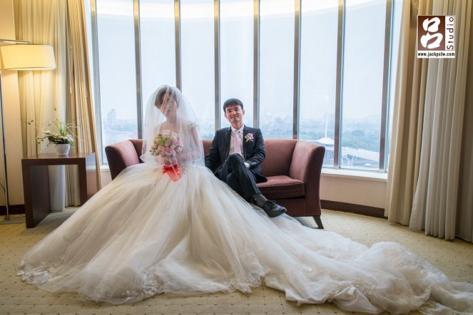 趁得空擋，我抓一些時間來拍一些合照和他們的類婚紗照