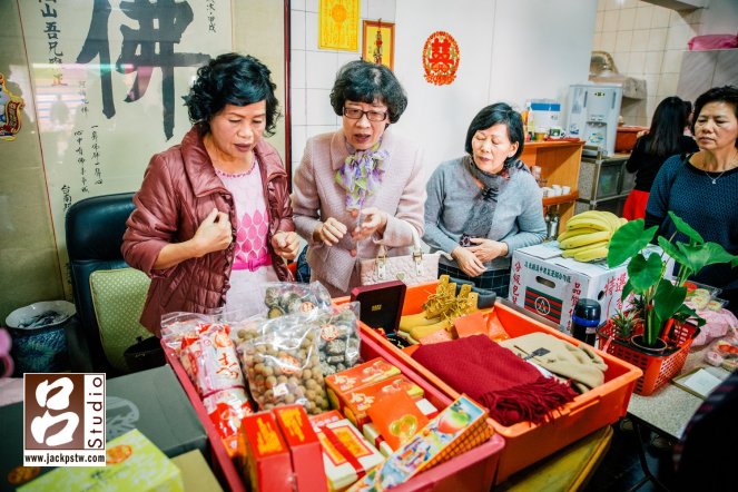 今天媒人婆在點今天男方家帶來十二禮有哪一些