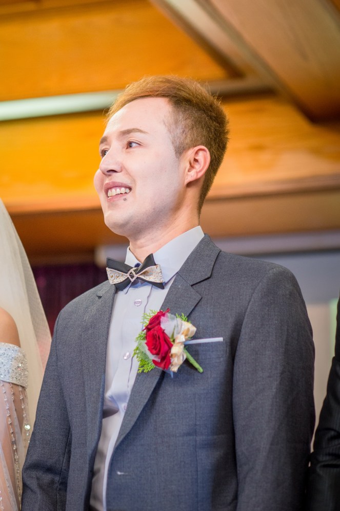 新郎Mehdi看到父母那一刻的表情 新郎Mehdi看到父母那一刻的表情