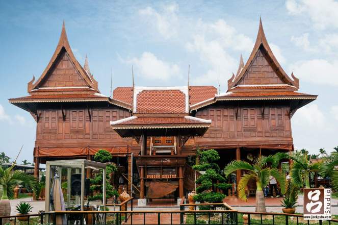 高腳屋的正面照