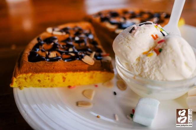 我們2男3女,上面菜就已經吃很飽,因為都是重口味,很吃不少飯,最後又加點這道