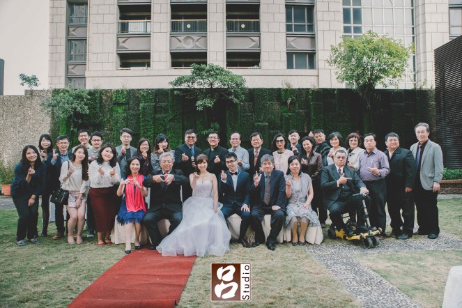訂婚典禮結束後大合照 訂婚典禮結束後大合照