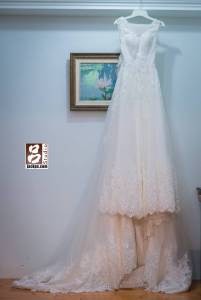 新娘今天穿的白紗