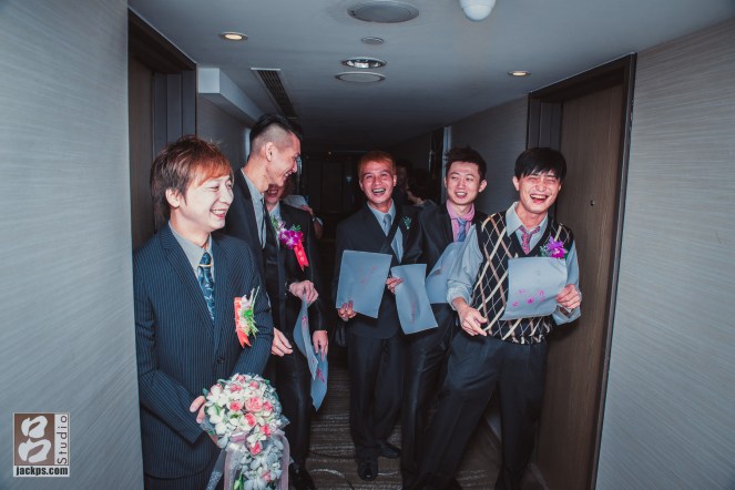 終於到達新娘房