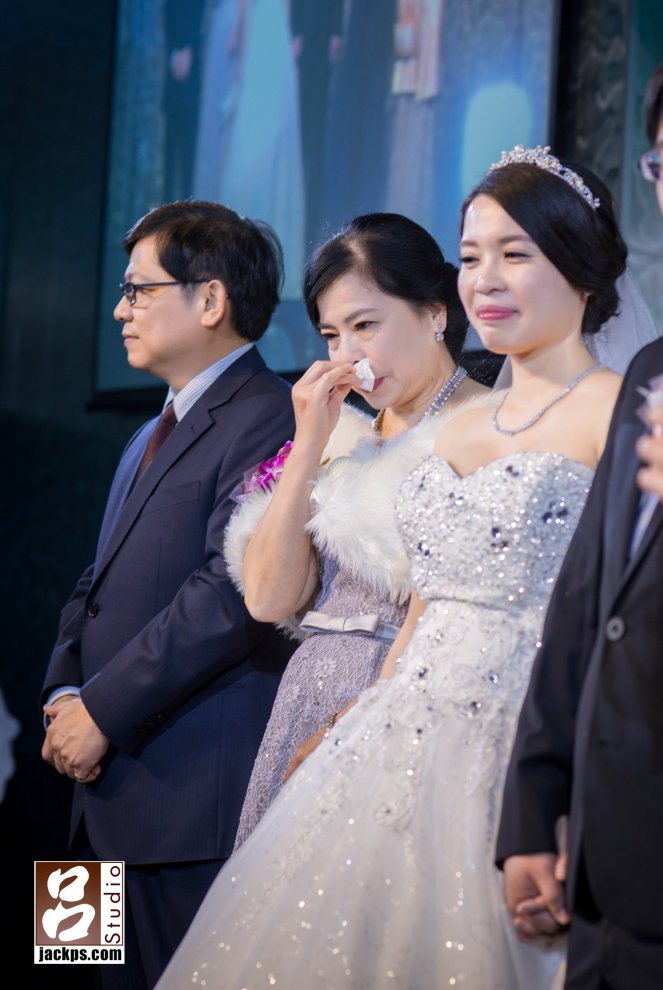 新娘忍不住掉淚