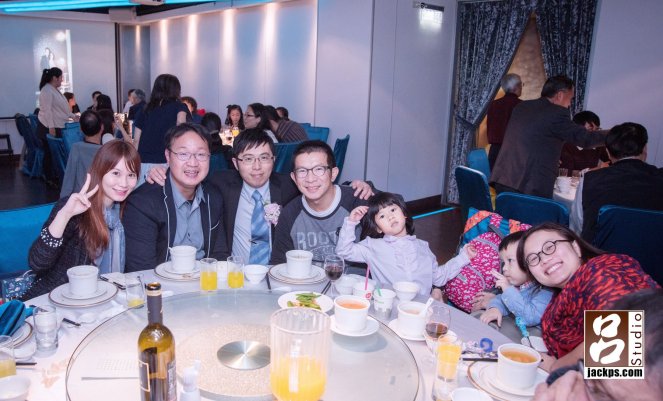 新郎與他朋友合照