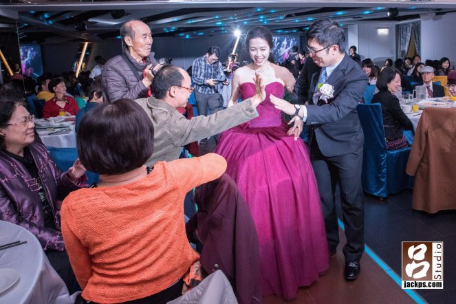 新郎的親友二次進場