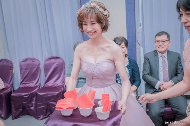 新娘收奉茶禮的紅包