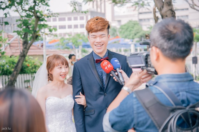 新聞採訪集團婚禮新人