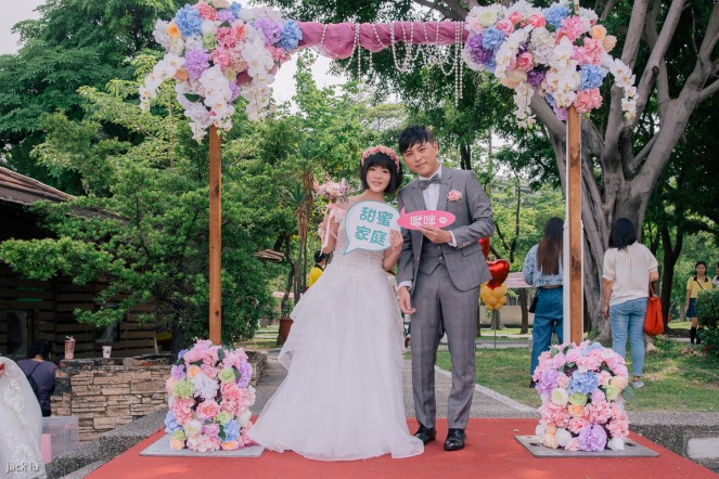 拍照留影婚禮新人