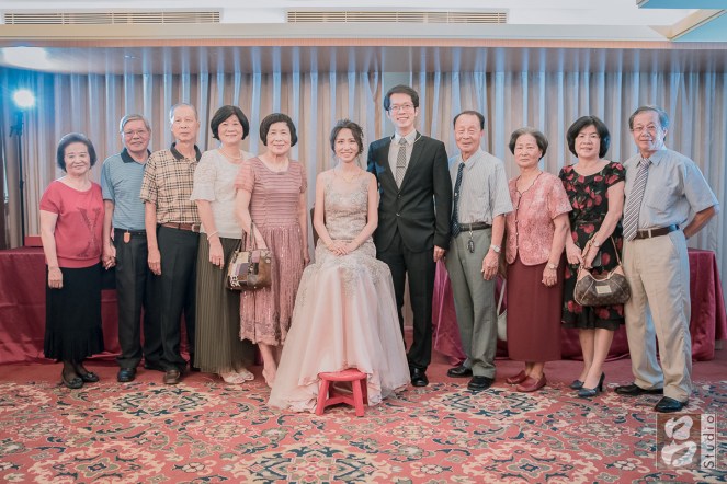 儀式後親友拍合照