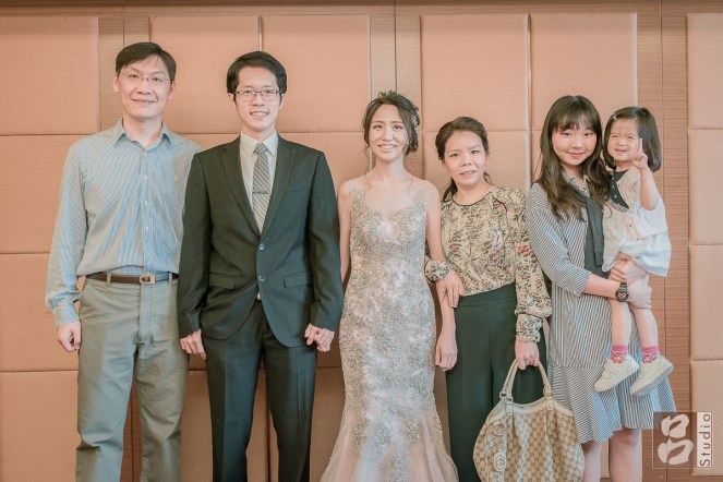 充當媒婆的親友