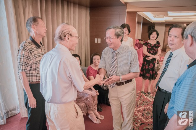 雙方親友互相介紹