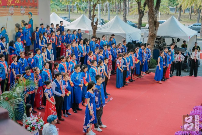 50對新人排開進行客家婚禮儀式