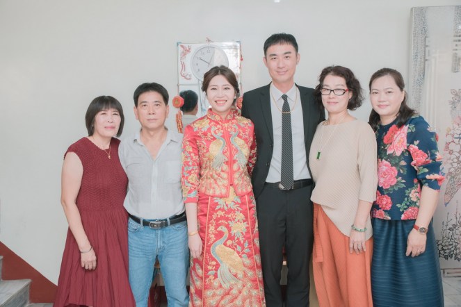 雙方主婚人與新人合影