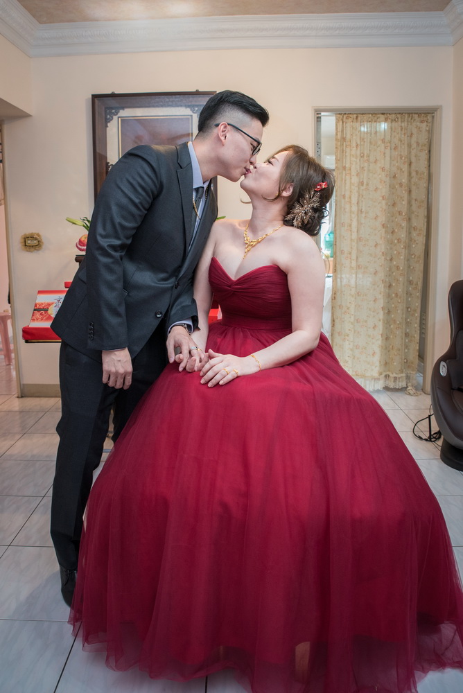 訂婚儀式後的新人合照
