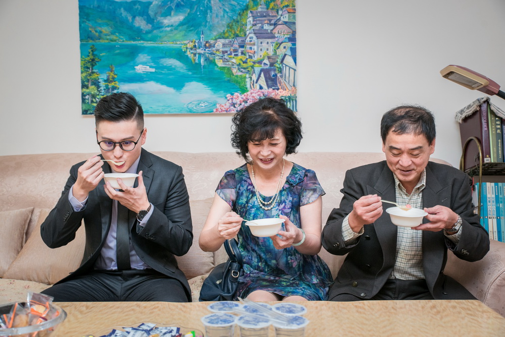 男方家人喝甜湯